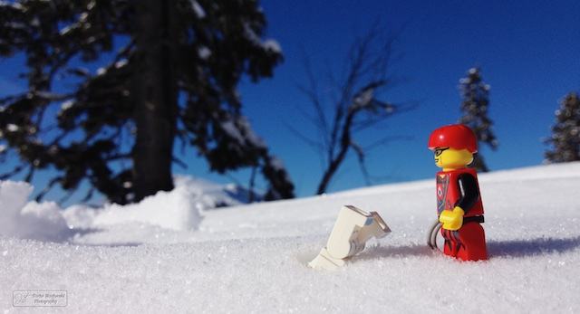Secouriste en montagne en LEGO